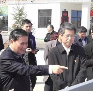 熱烈歡迎河南省副省長(zhǎng)武國(guó)定、汝陽(yáng)縣縣委書(shū)記潘峰到我廠指導(dǎo)工作